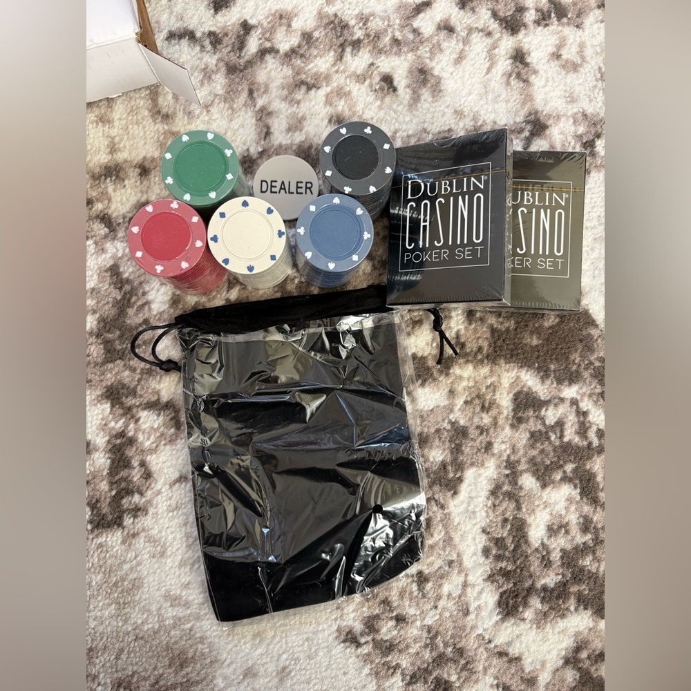 Godinger Dublin Casino Poker Set with Chips and Bag